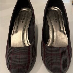 Comfort Plus by Predictions Women's Plaid Heels Multi-colored. Women’s size 7